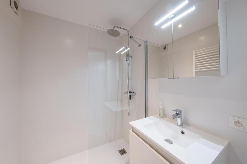Luxury Apartment With Free Parking Oostende Ngoại thất bức ảnh